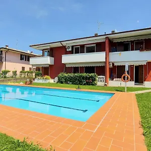 chiara-pool-apartment.hotelinveneto.com/